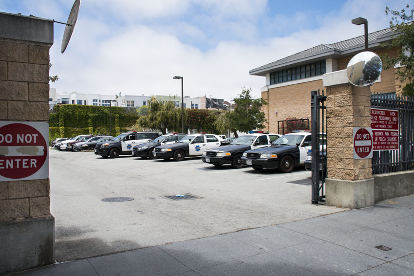 Officers deescalate confrontation with knifewielding man at Mission