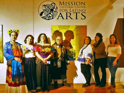 A group photo of the exhibition organizers and artists